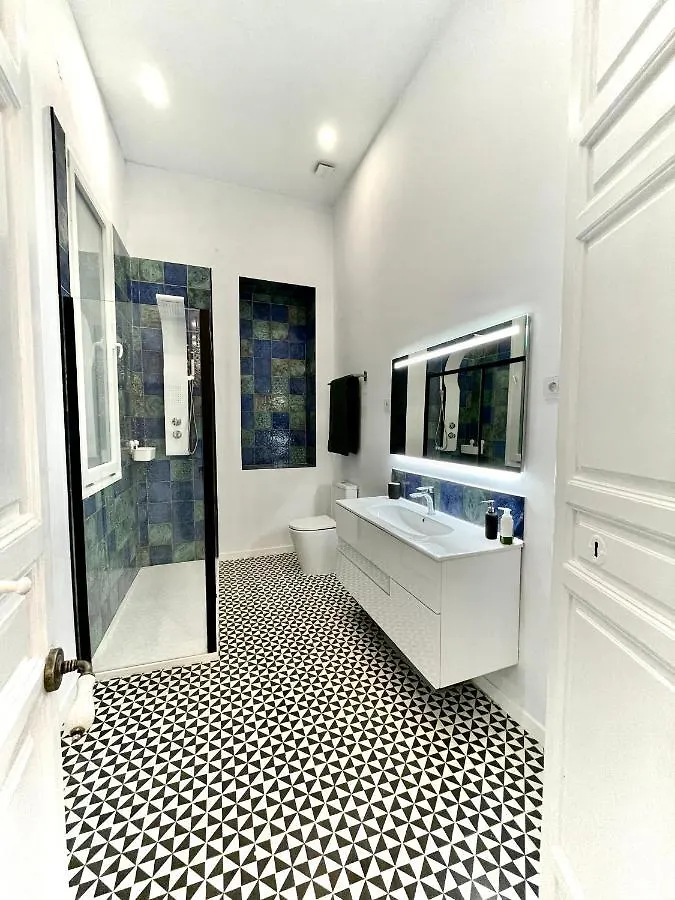 Puerta Azul 3 Bedroom Deluxe Apartment Malaga